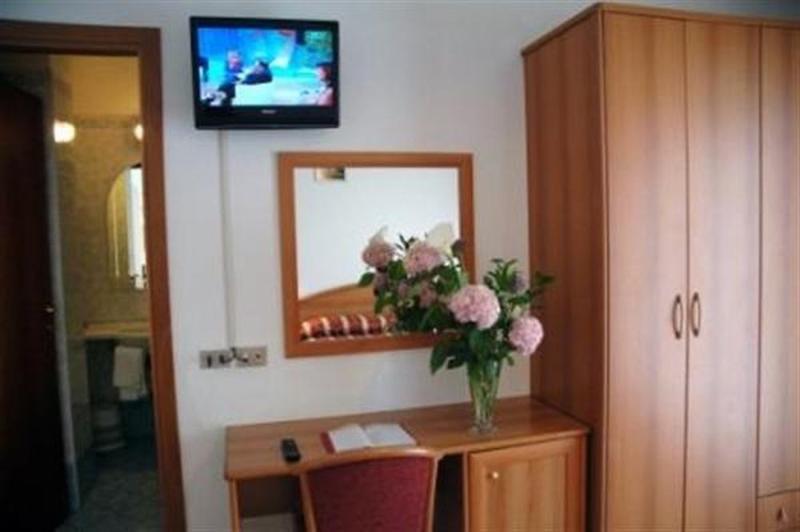 Hotel Roma Residenza Cervia Ngoại thất bức ảnh